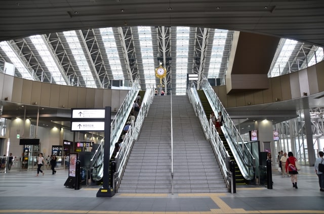 大阪駅の時空の広場への階段