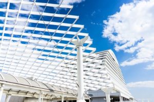 神戸オリエンタルホテルと青空