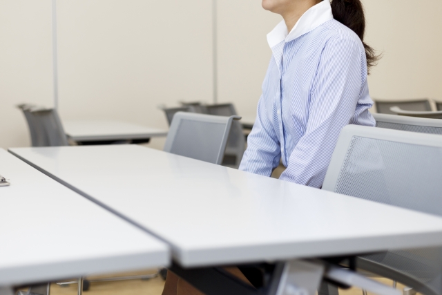 面談中の女性