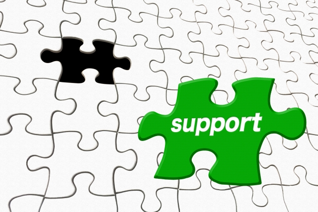 緑色でサポート（support）と書かれたピースが外れているパズル