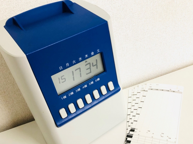 タイムレコーダーとタイムカード