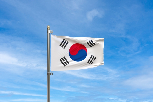 青空にはためく韓国の国旗