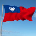 青空にはためく台湾の国旗